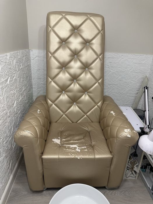 Продаю педикюрное кресло