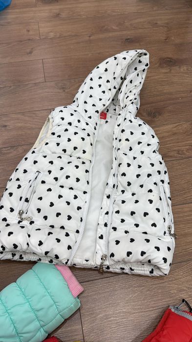 Продам детские куртки