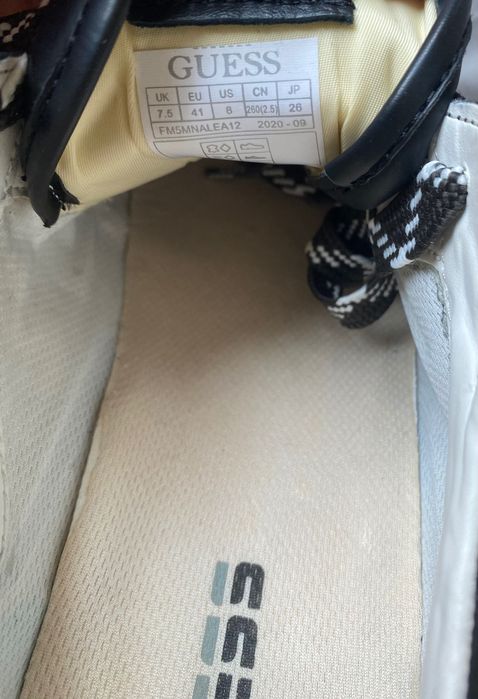 Спортно елегантни Guess