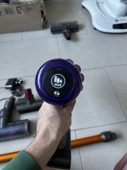 Прахосмукачка Dyson v11