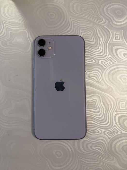 Продаю IPhone 11