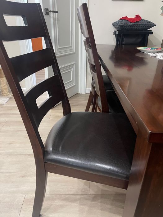 Masa de familie cu 6 scaune, Mobexpert