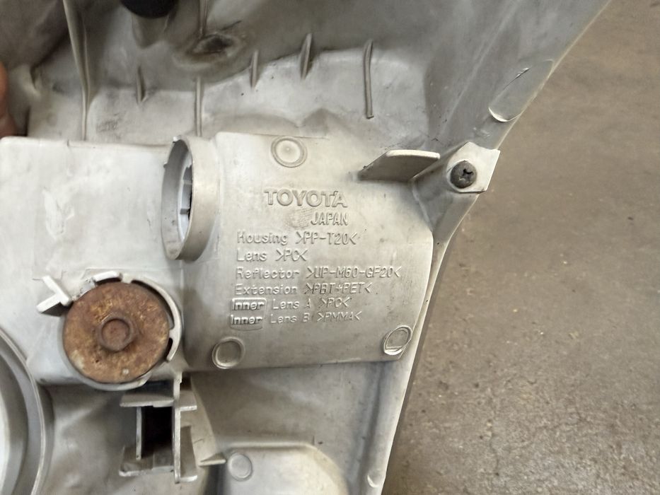 Фарове Toyota Landcruiser J120