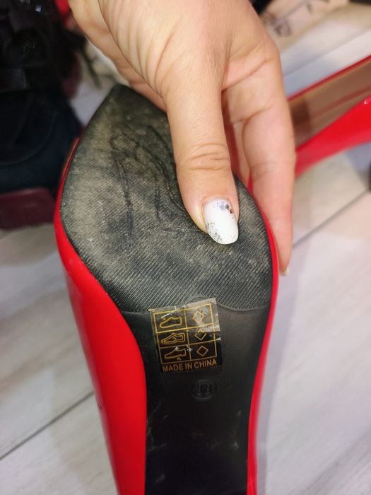 Pantofi rosi Nr 38 stare foarte buna,purtați o singura data