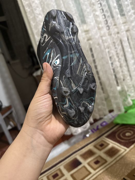 Fudbol oyoq kiyimi  35 razmer 34 gaxam keladi sifati zur xitoy idial x