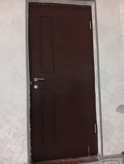 Eshik 4ta bir xil bor