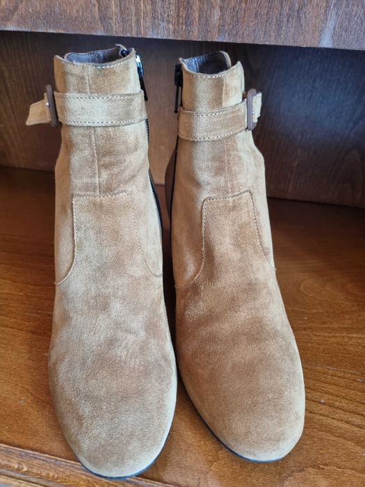 Ghete piele intoarsa, mar. 37-38, impecabile