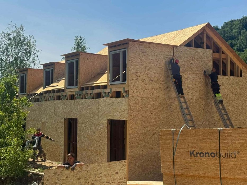 Reparatii acoperisuri montaj acoperis tigla metalica jgheaburi burlane