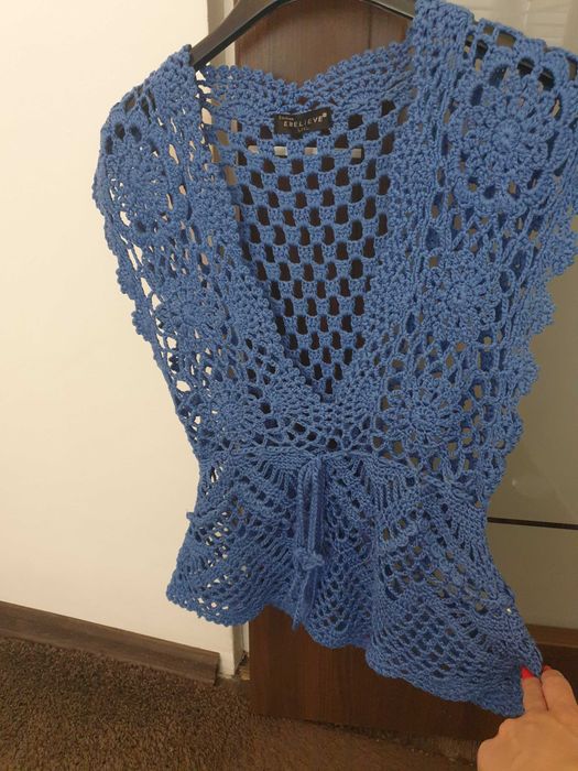 Top tricot albastru potrivit M, L, XL vesta