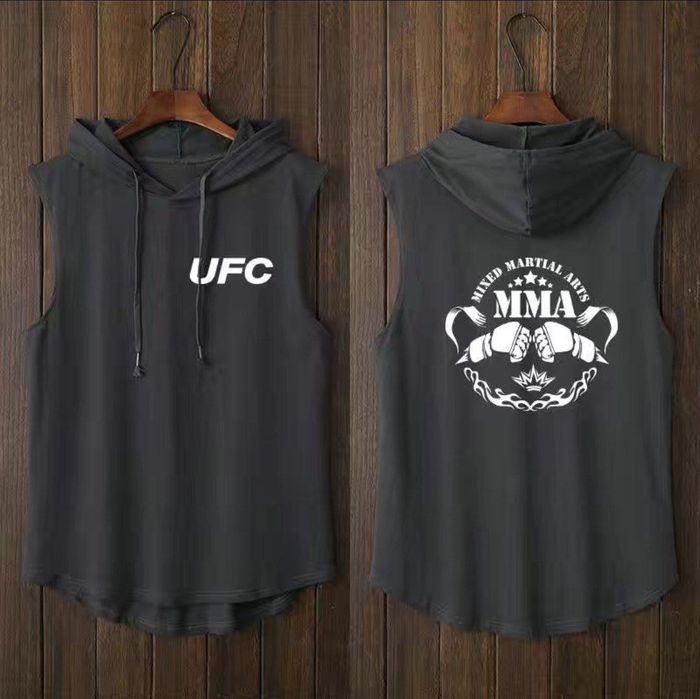 Спортивная футболка