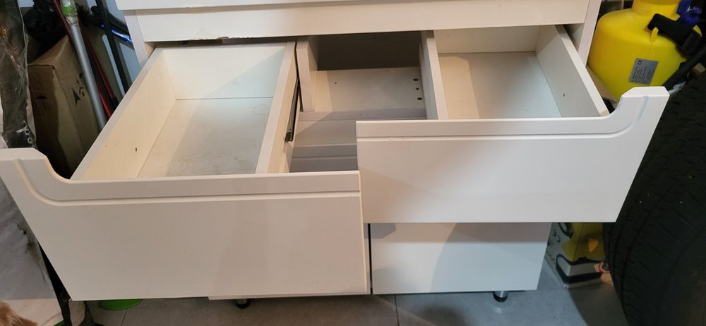 Раковина с ванным гарнитуром