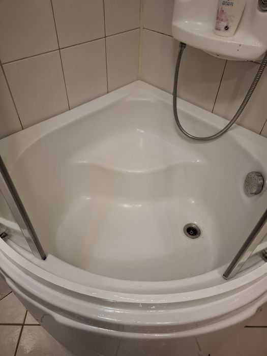 Cabina de dus sticla Sanotechnik cu cadita adâncă si sistem hidromasaj