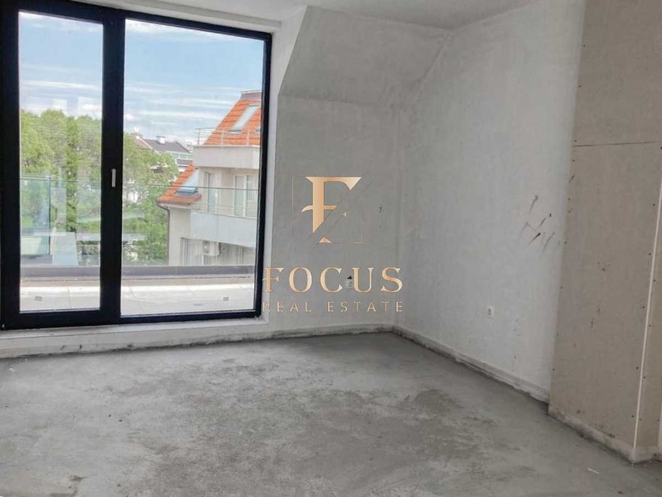 Продава се Тристаен апартамент в Пловдив, Кършияка - 191 кв.м за 2063 €/кв.м - Снимка #3