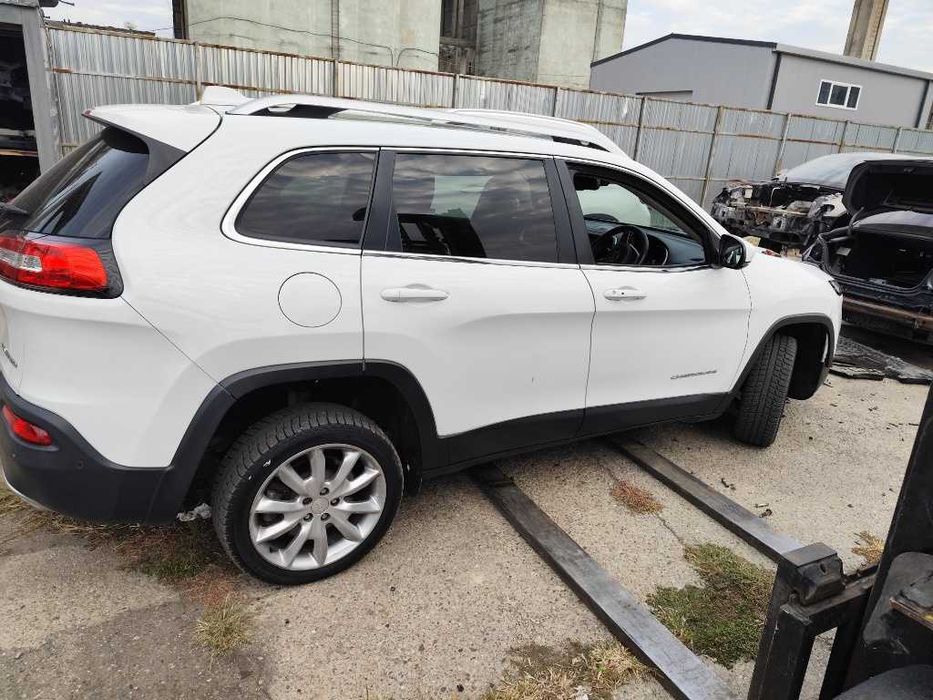 Dezmembram Jeep Cherokee Limited 4x4 2.2d An 2015 Cod motor LAU61