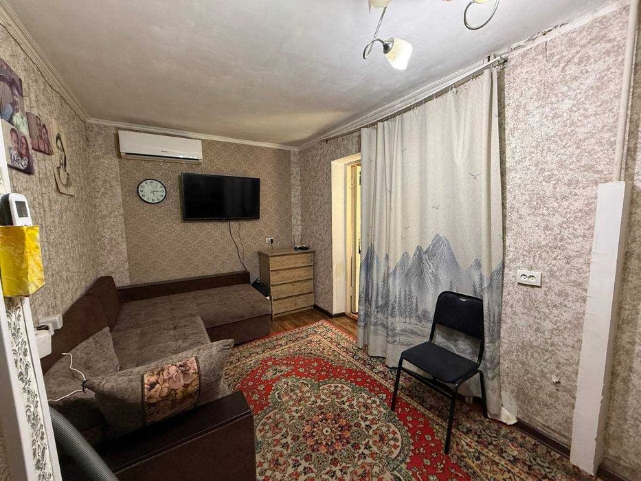 СРОЧНО !! Продается квартира в Яшнабаде 1/3/4 ( 40 кв/м ) Дубовая
