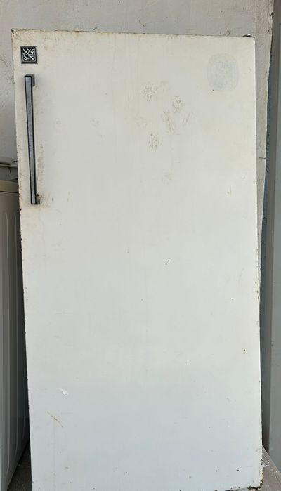 Холодильник б/у.