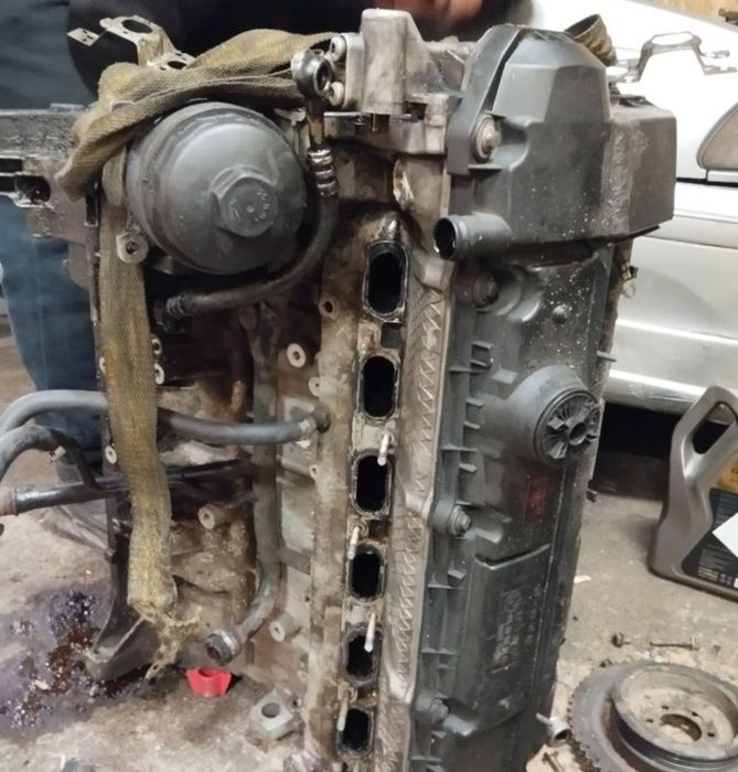 Продам двигатель на БМВ м52 объем 2.8