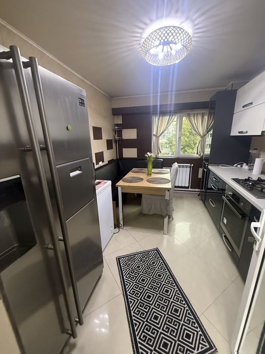 Apartament modern cu 3 camere  spre închiriere