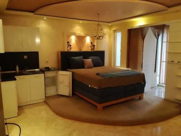 Дава се под наем Едностаен апартамент в Бургас, Център - 34 кв.м за 200 € - Снимка #2