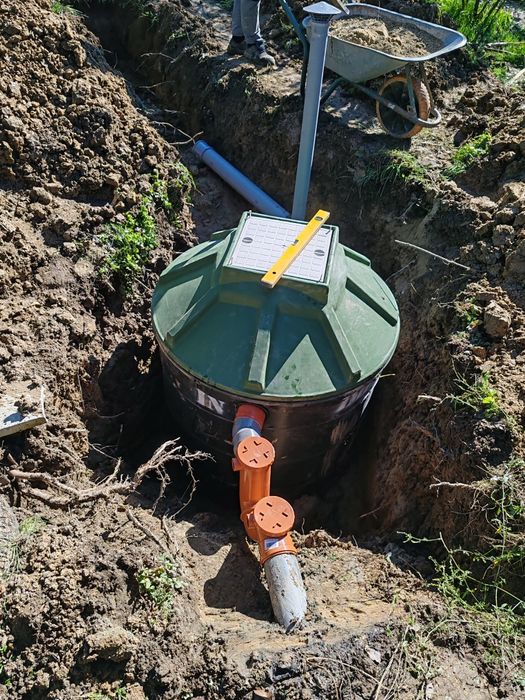 Domolari excavari miniexcavator 2 tone cu picon în tot jud arges