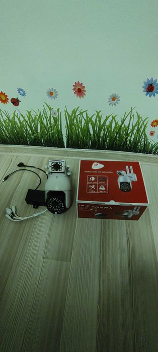 Camera inteligenta wifi rezistenta la apa