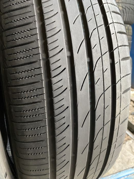 225/50/18 пара бу TOYO