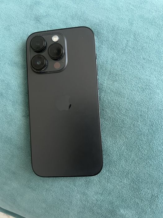 Продам Айфон 14 про