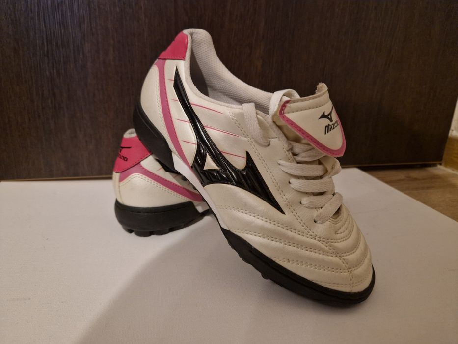 Ghete fotbal Mizuno mărime 36