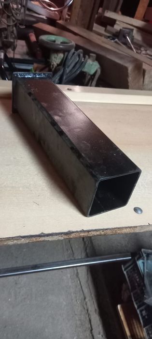 Vând suporți metalici
