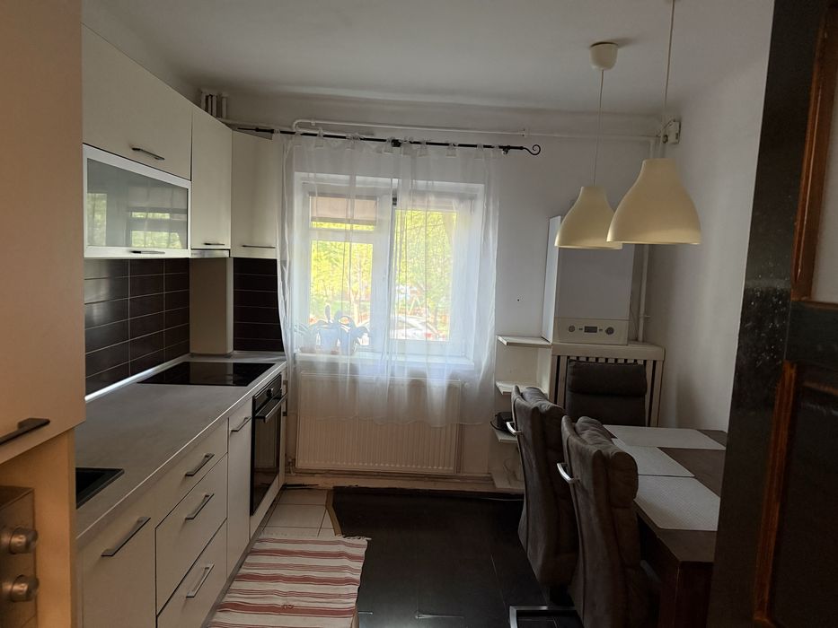 Inchiriere apartament 3 camere,decomandat, complet mobilat - Rovine, Craiova