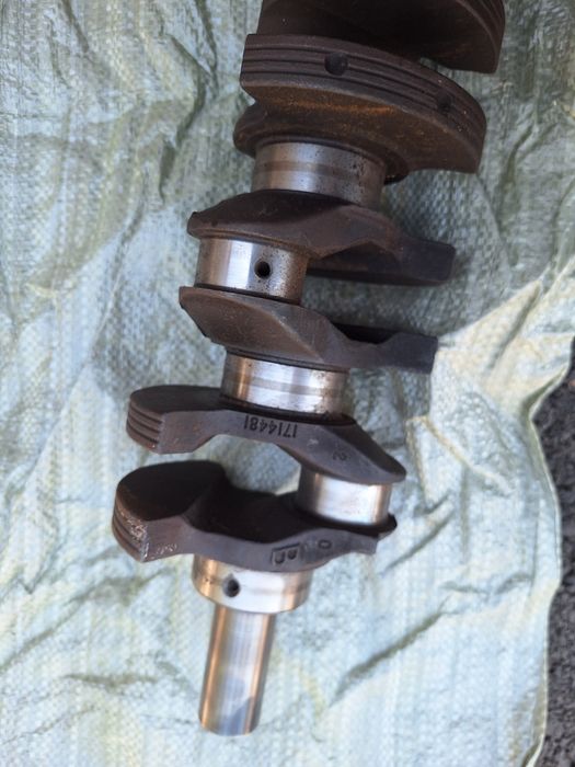 Для БМВ - 5 коленвалы