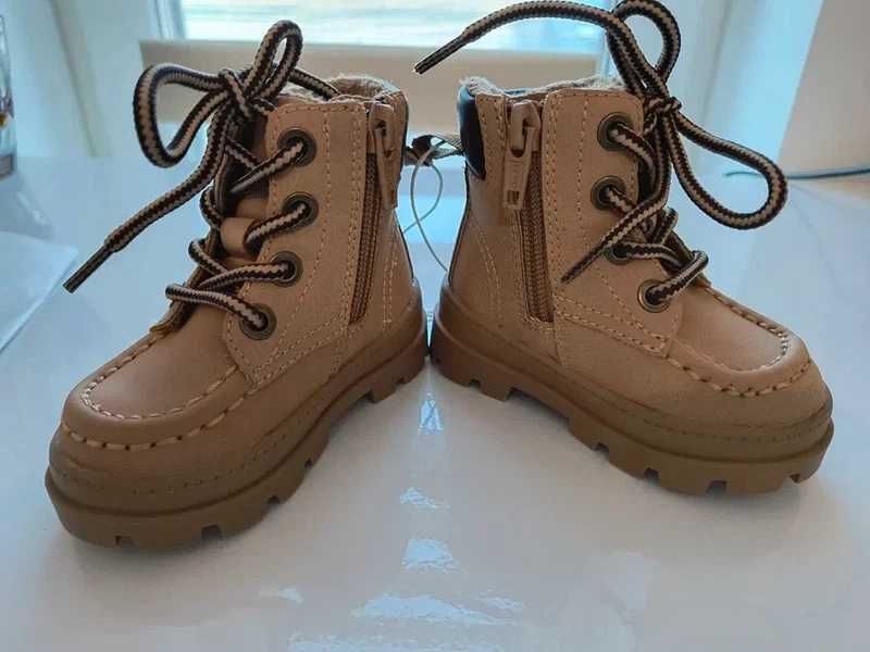 Ghete noi H&M, marimea 18/19