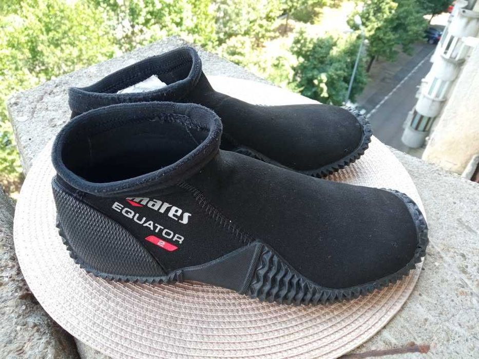 Pantofii scufundari noi Mares Equator, mar 39.5 (25 cm) made in Italy.