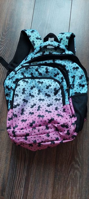 Много запазени ученически раници