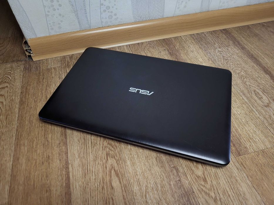 Asus X541 Корпус целый