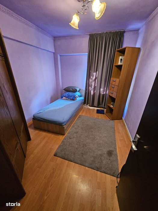 Vand ap cu 3 camere zona Posta 4