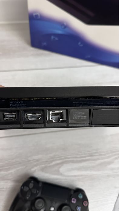 Продам ps4 slim на 500gb