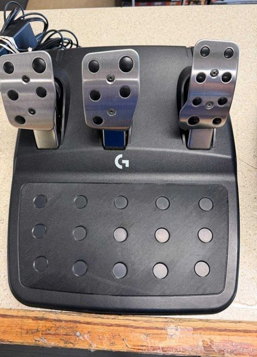 С Гаранция Logitech G923 TrueForce като нов