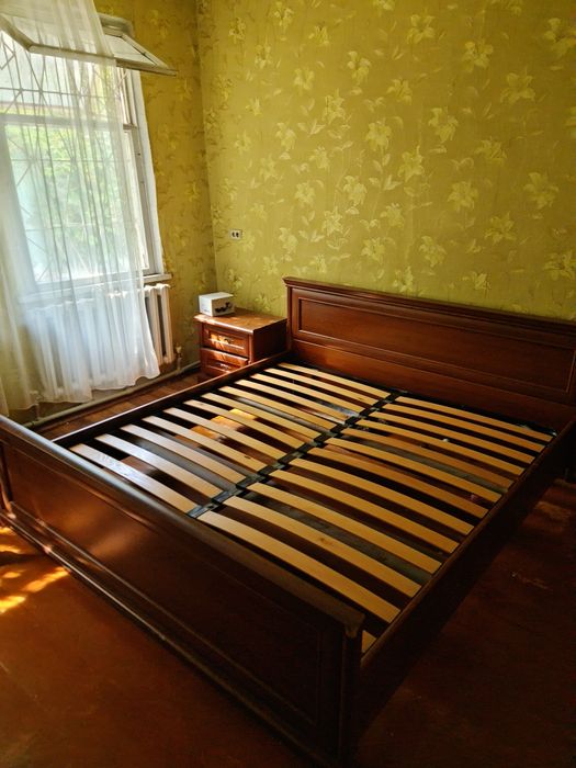 Продам спальный гарнитур