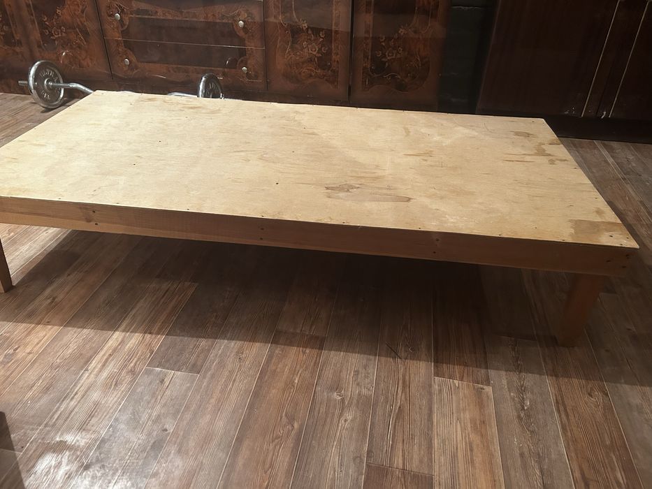 Стол низкий (жер стол).