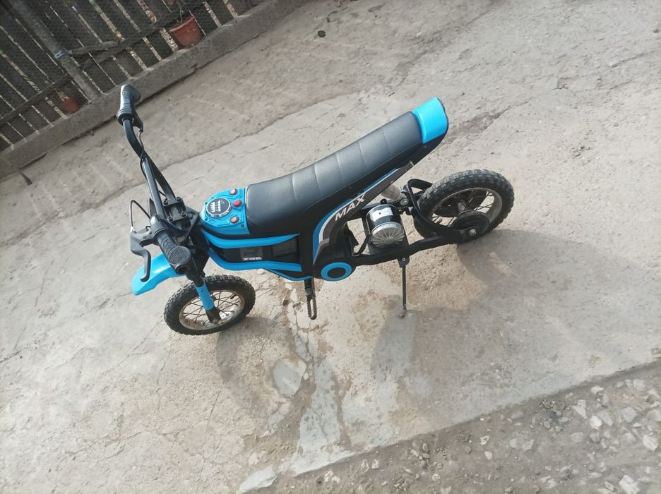 Vând motocross electric