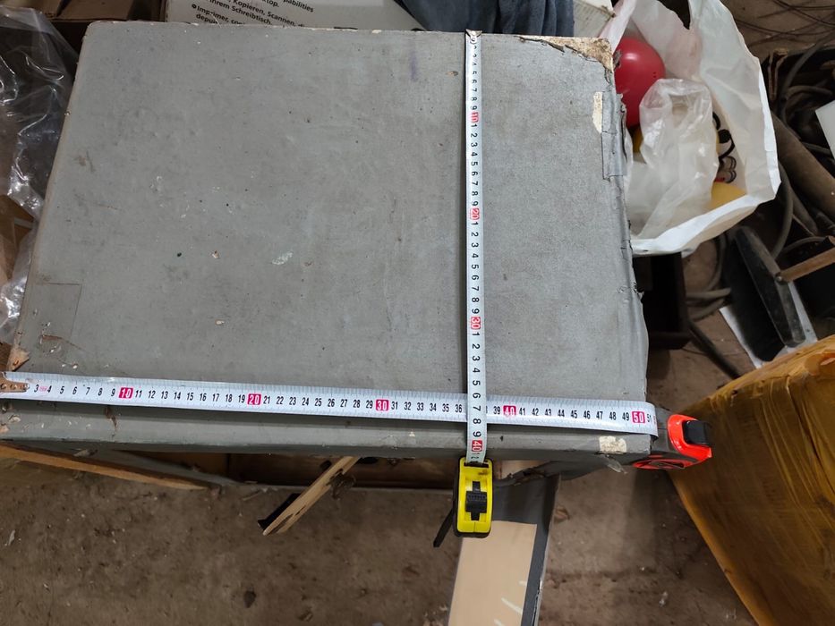 Сейф  железный