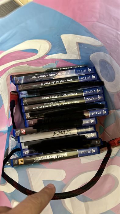 PS4 Pro 1TB Fortnite Edition + 2 DualShock + 6 игр + коробка