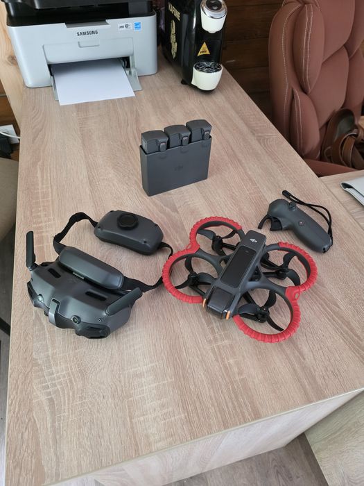Vand drona DJI Avata 2 Fly More Combo,3 acumulatori,impecabila