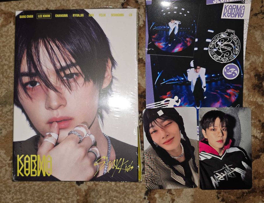 STRAY KIDS  KARMA Acordion Albums