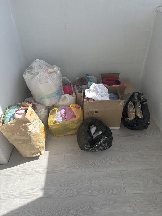 Отдам даром на девочек от 2 до 4лет