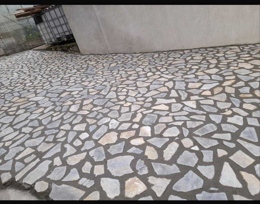 Vand si montez piatra naturala oriunde in tara