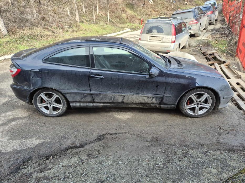 Mercedes W203 C230 204кс M272 AMG пакет ксенон ръчка НА ЧАСТИ!