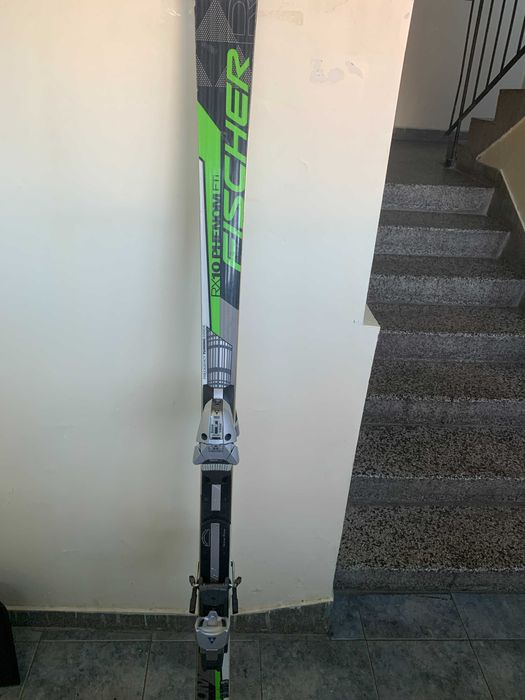 Екипировка за ски. Обувки, автомати, ски и щеки. По договаряне!