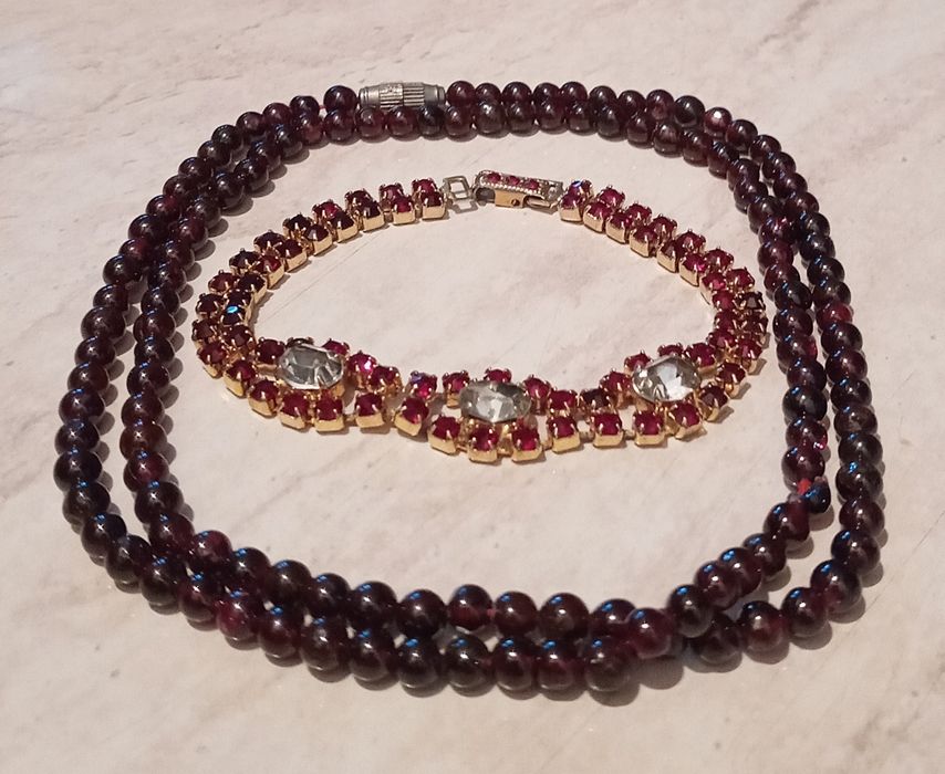 Ожерелье из индийского граната